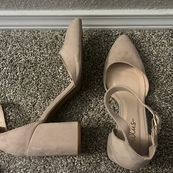 Cute and comfortable heels! - Picture 3 of 4